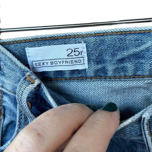 GAP Women's 1969 Sexy Boyfriend Star Jeans Size 25 Regular 27" Inseam - Picture 3 of 5